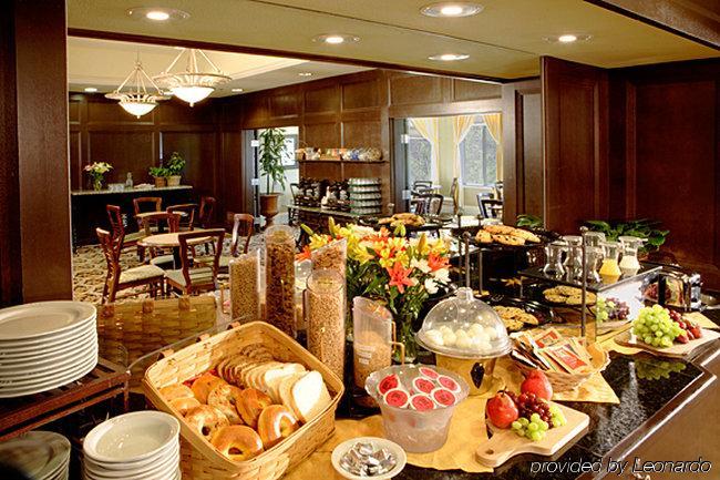 Plaza Inn & Suites At Ashland Creek Restaurant photo